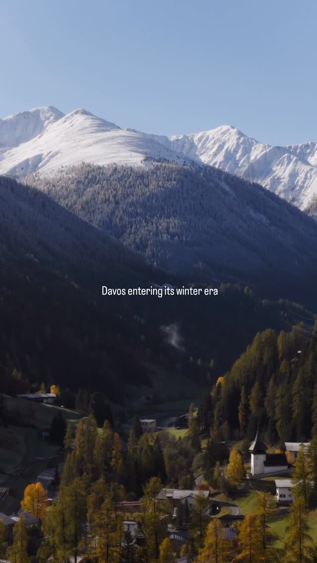 Autumn at the bottom, winter at the top. Watching the seasons collide in Davos.
#DavosKlosters #SwissAlps #FirstSnow #AutumnVibes #InLoveWithSwitzerland
